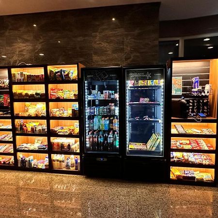 Barra Da Tijuca - 508 - De Frente Para Maravilhosa Piscina - Estacionamento Gratuito - Academia Comphania Atletica - Balsa Para Praia Gratis - Microondas - Geladeira Grande - Recepcao 24Horas - Wi-Fi - Com Pia 里约热内卢 外观 照片